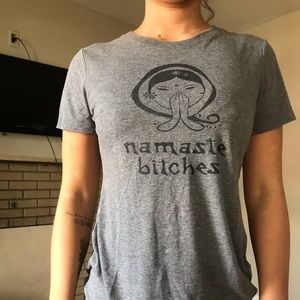 Gray graphic t shirt